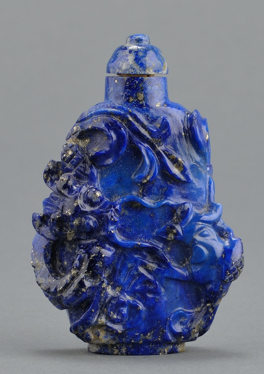 Lot 5: Chinese Carved Lapis Snuff Bottle