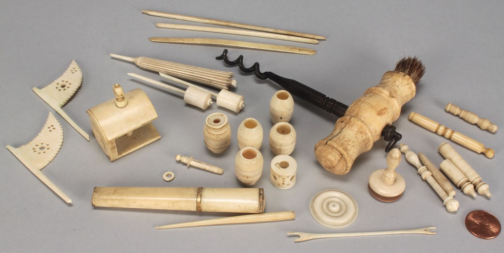 Lot 603: Assorted small ivory and bone antiques