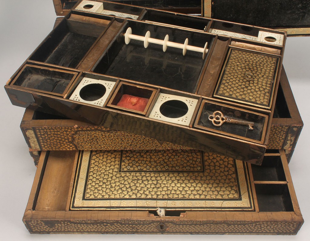 Lot 607: Lacquered sewing box with ivory fitted interior