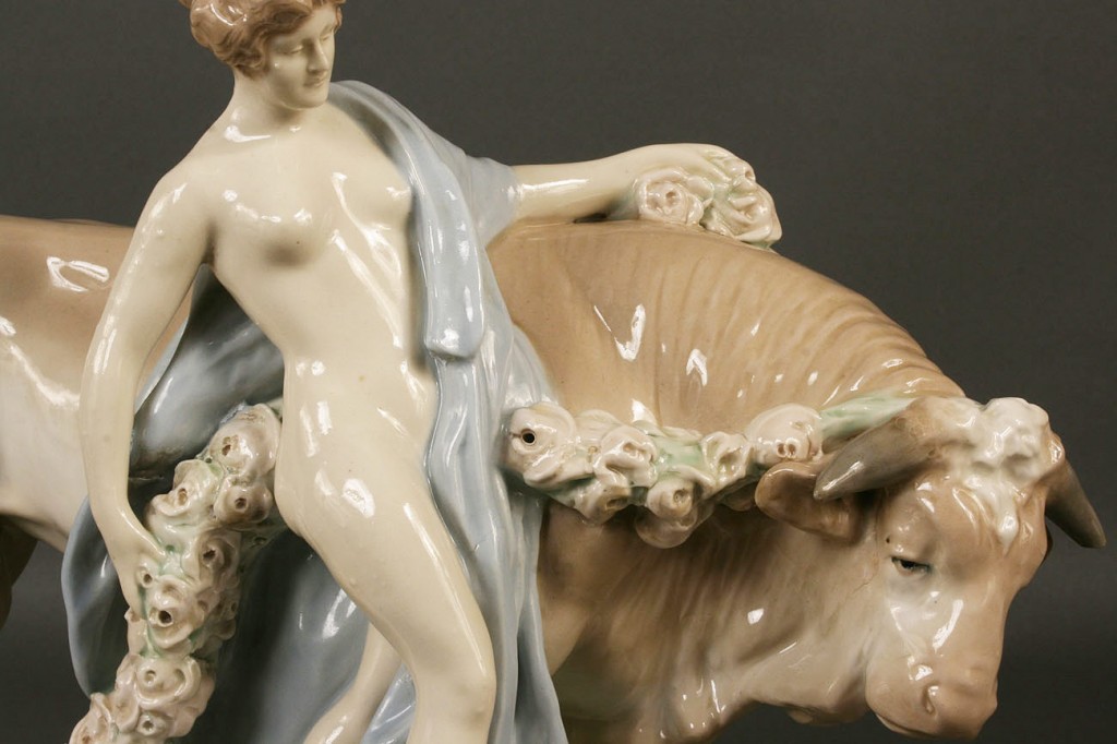 Lot 697: Amphora Nude with Bull