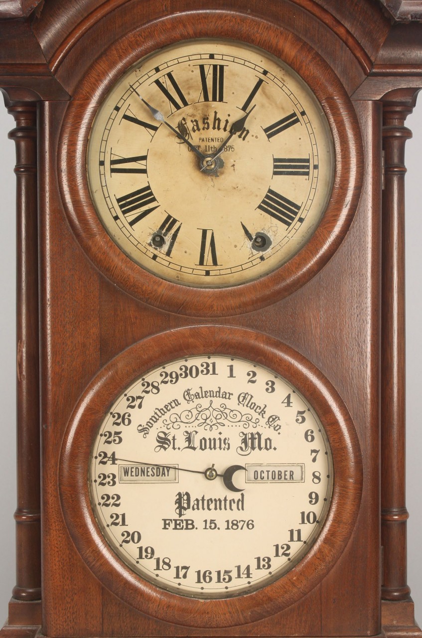 Lot 716: Thomas Fashion Double Dial Southern Calendar Clock