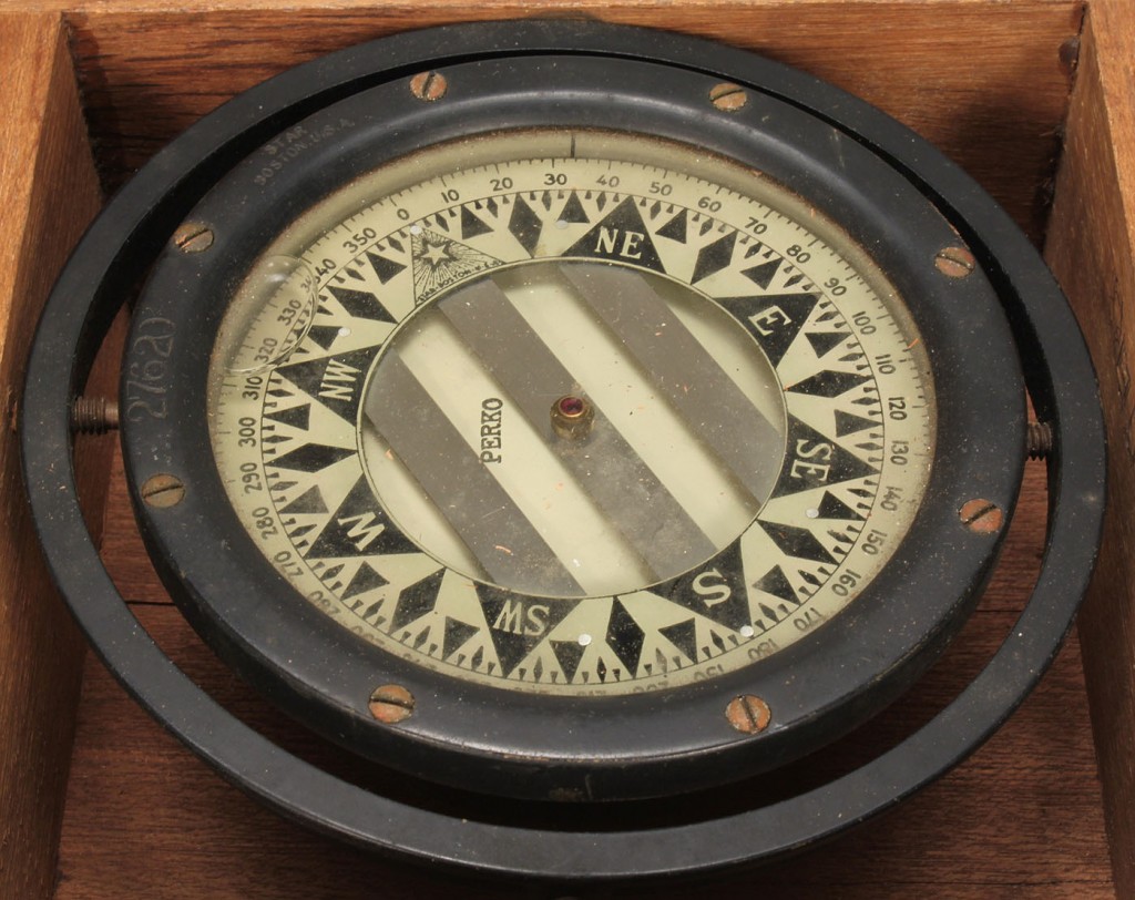 Lot 721: Star Compass in wooden box
