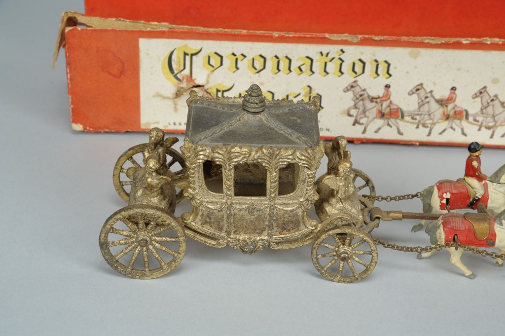 Lot 730: Mini Coronation Coach & Brittain's Toy Soldiers