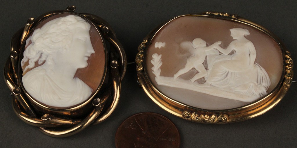 Lot 177: Two cameo brooches incl. goddess with cherub
