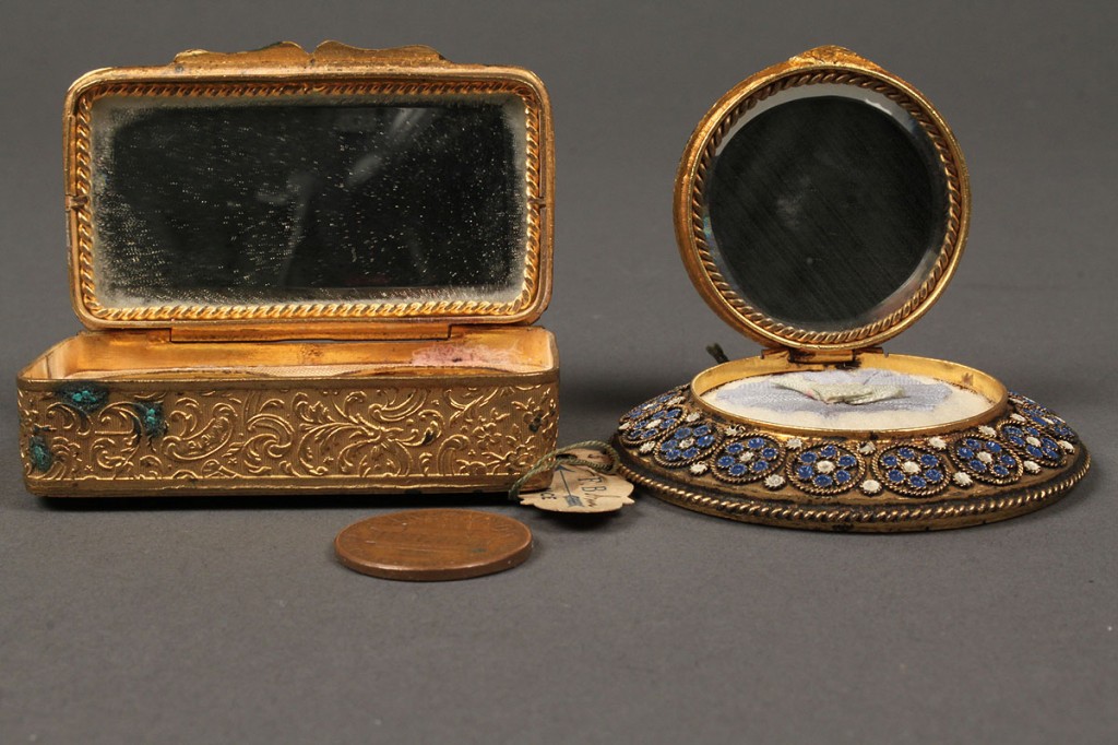 Lot 178: French enamel compact and patch box