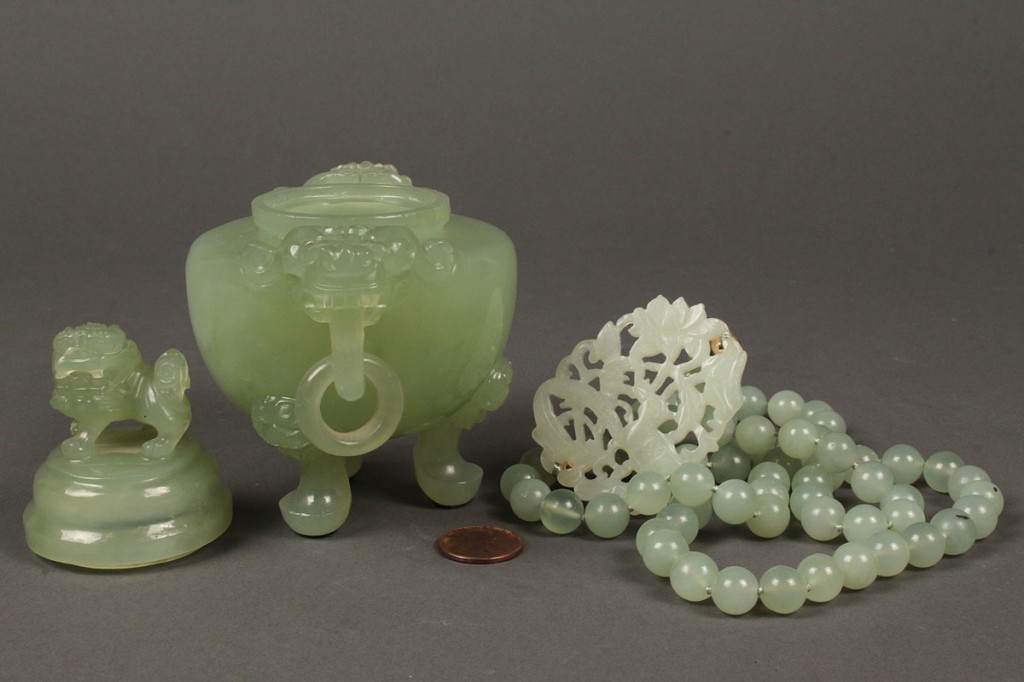 Lot 263: Lot of 2 Carved Chinese Jade Items