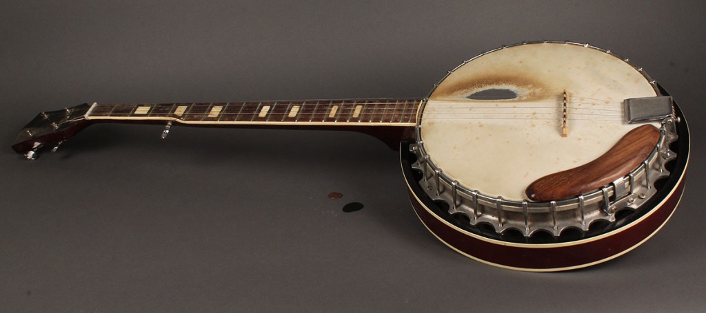 Lot 491: Vintage 5 String Banjo with Case