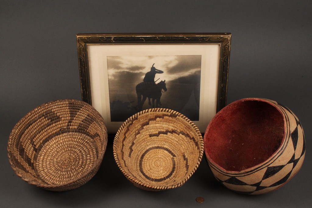 Lot 493: Lot of 4 Native American items
