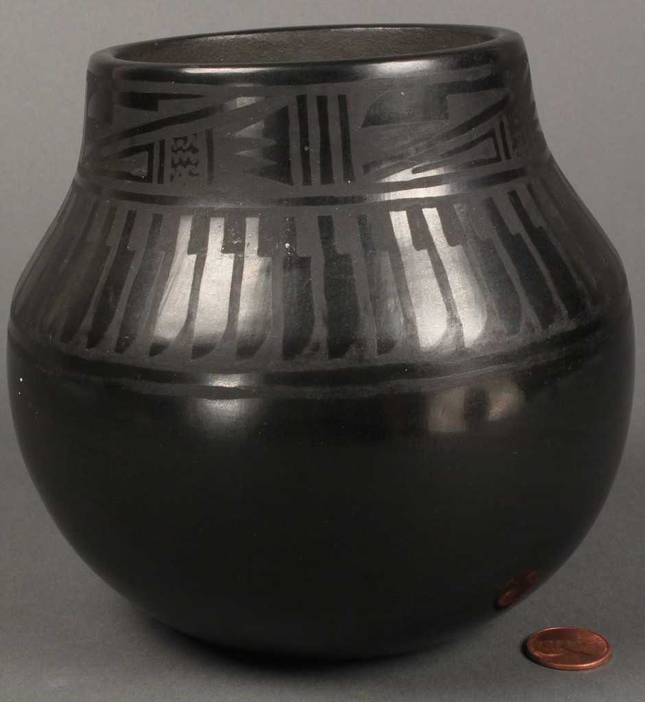 Lot 496: San Ildefonso Pueblo Pottery, Florence Naranjo
