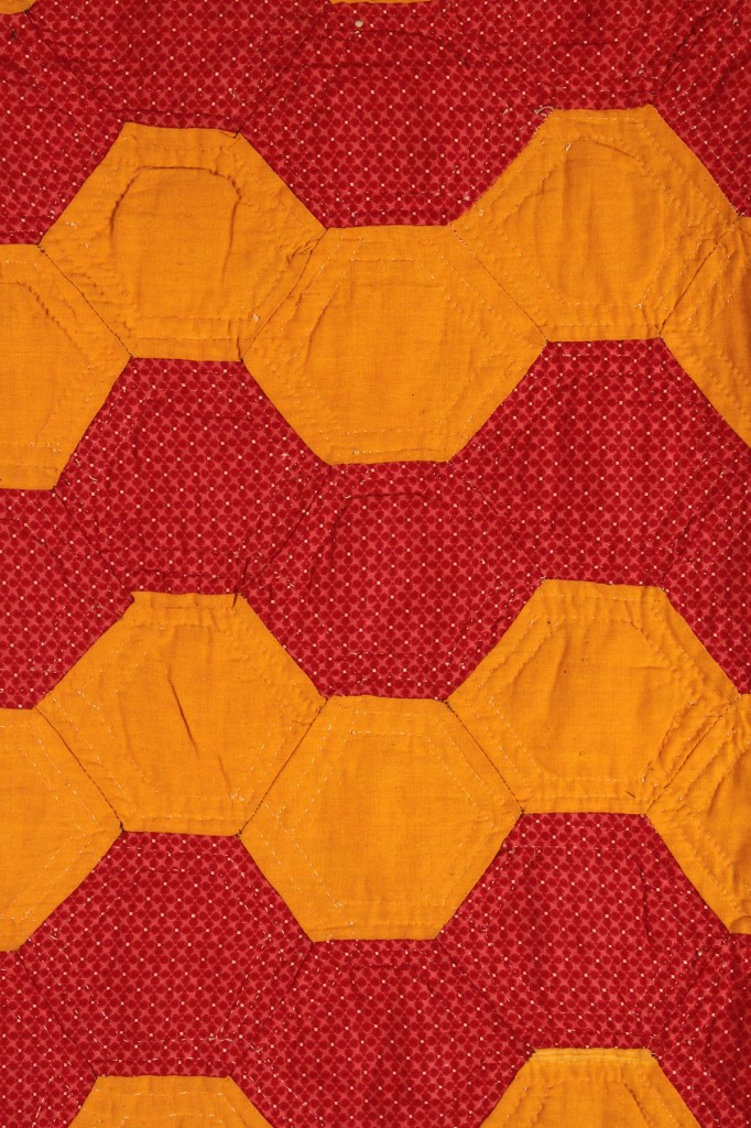 Lot 559: East TN Pieced  Quilt, Zigzag design