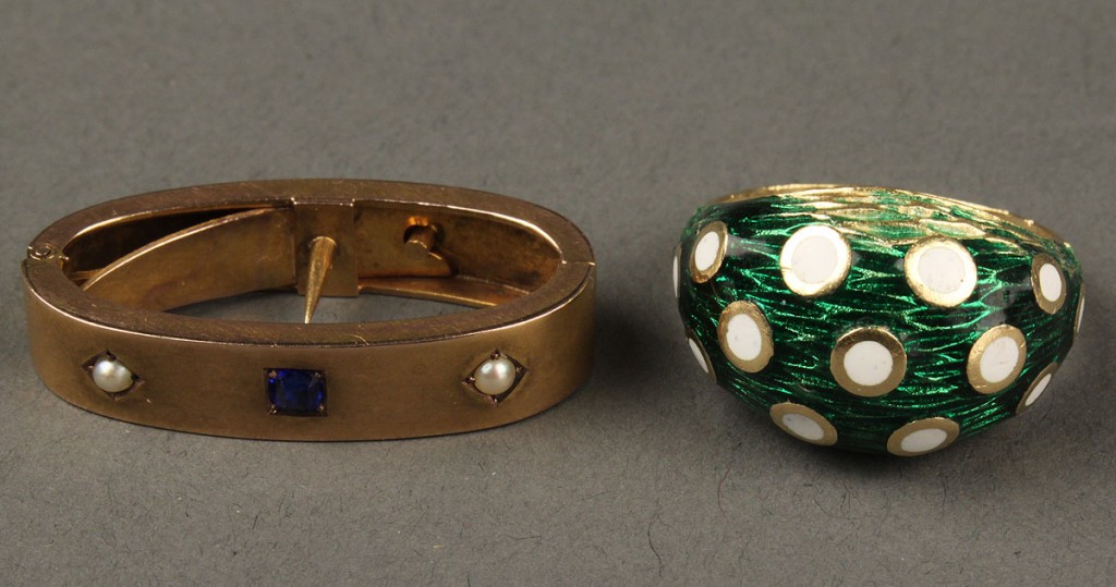 Lot 622: 18k Dome Ring and 9k Edwardian Scarf Pin