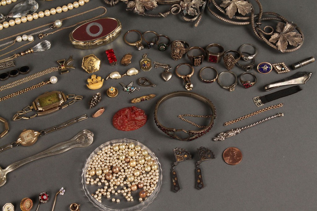 Lot 624: Miscellaneous Assortment from Jeweler's Inventory
