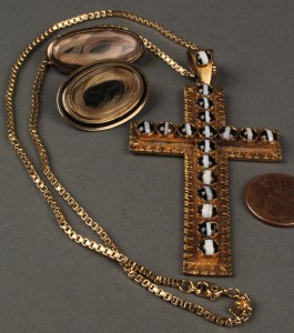 Lot 625: Agate Bull's Eye cross necklace & 2 hair brooches
