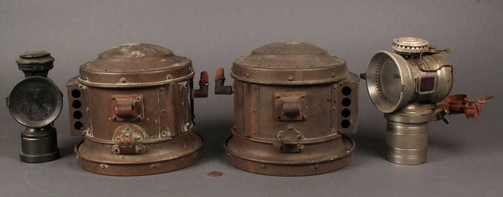 Lot 681: Lot of 4 Bicycle Lanterns & Searchlights