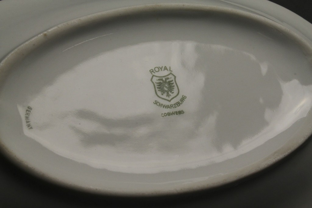 Lot 700: Royal Schwarzberg Porcelain "Cobwebs" dinnerware