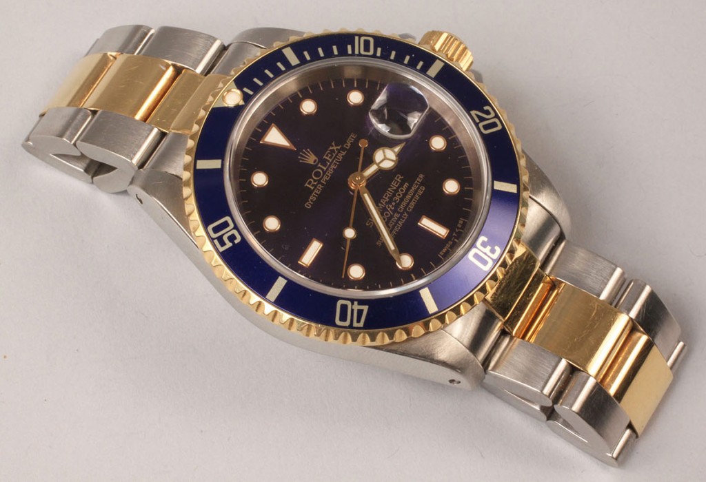 Lot 110: Men's Rolex Oyster Submariner Watch