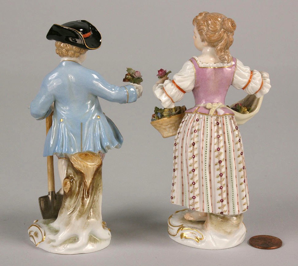 Lot 119: Companion Pair of Meissen Figurines