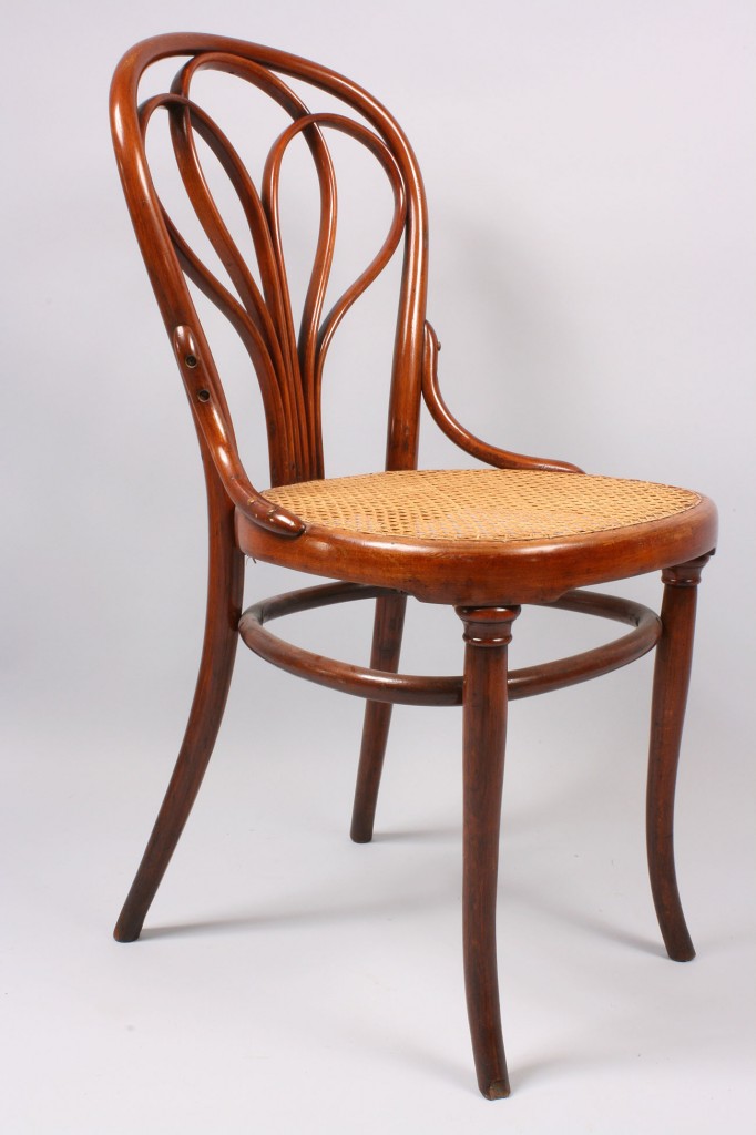Lot 144: Thonet Classic Bentwood side chair, Model #31