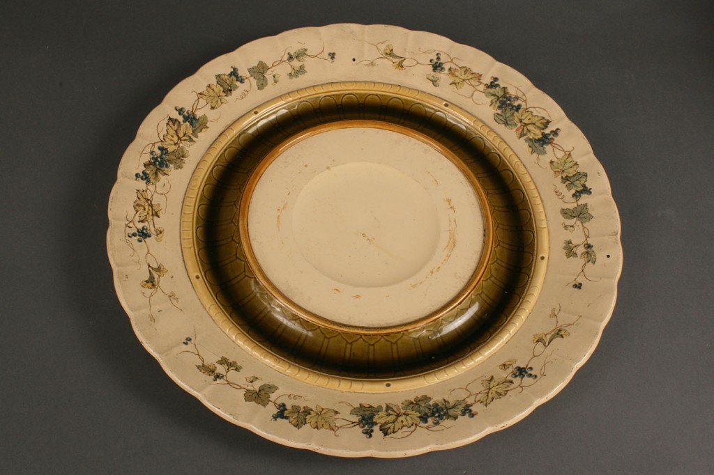 Lot 253: Large Ceramic Tureen and platter, Geschutzt