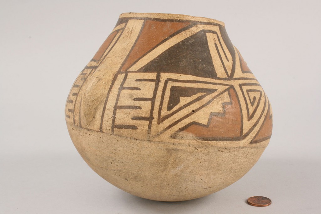 Lot 354: Southwest Indian Acoma effigy jar