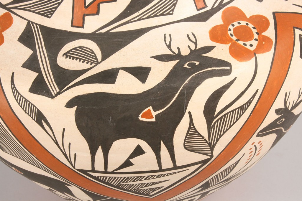 Lot 355: Large Acoma pot by Jessie Garcia