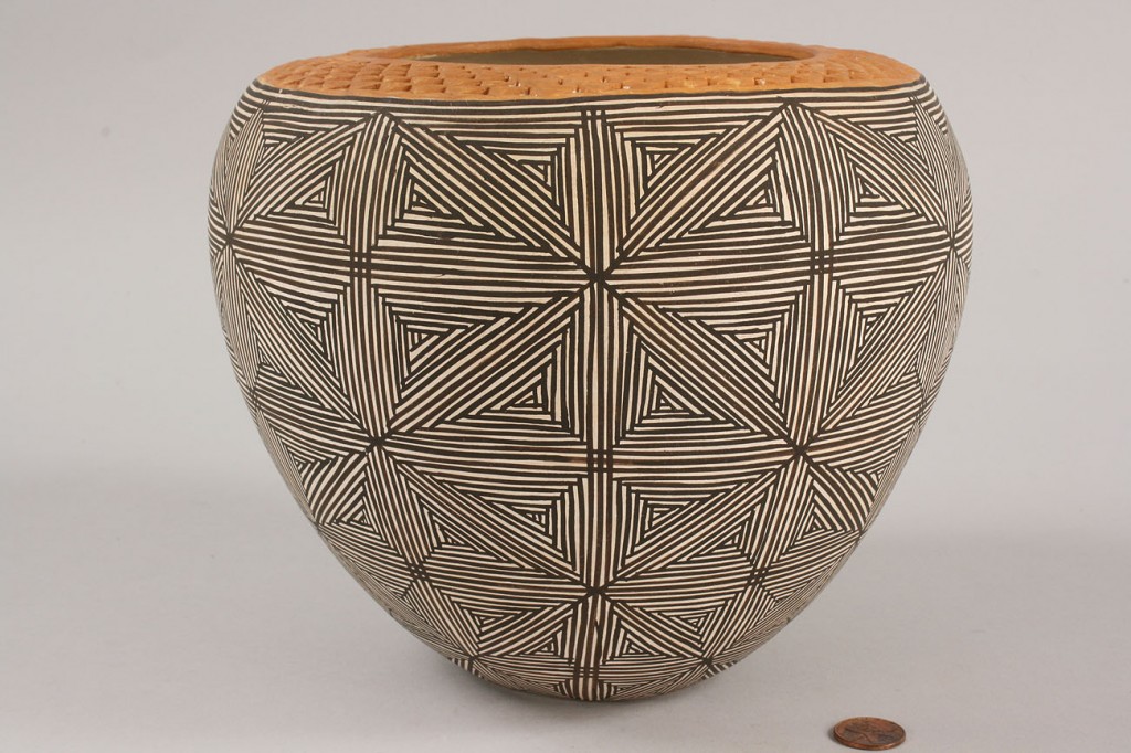 Lot 367: Acoma, NM star pattern bowl by Juana Leno