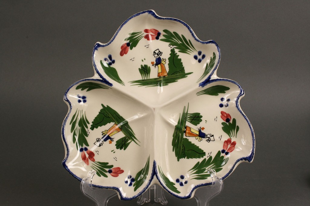 Lot 413: Blue Ridge Porcelain, "French Peasant" pattern, 24