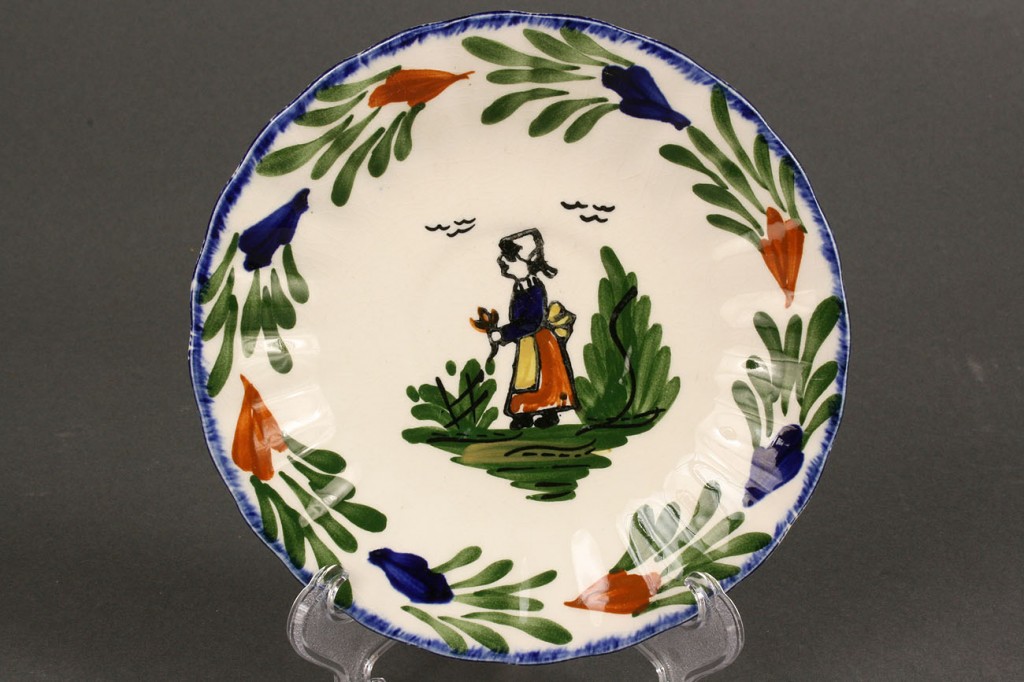 Lot 416: Blue Ridge Porcelain, "A'la mode" pattern, 49 piec