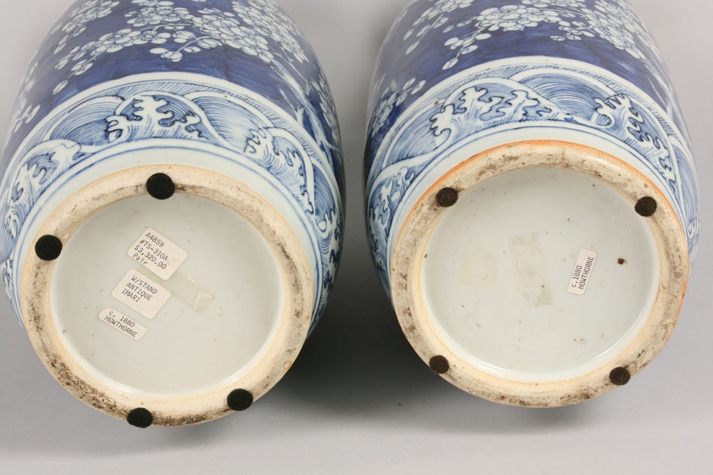 Lot 444: Pair of Chinese Vases, Hawthorne Pattern
