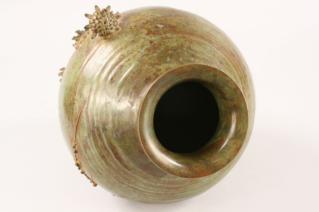 Lot 450: Contemporary Japanese Bronze Vase, artist signed