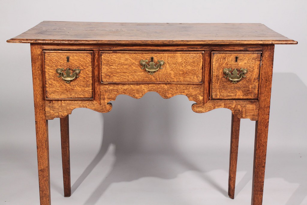 Lot 474: George III oak Dressing Table