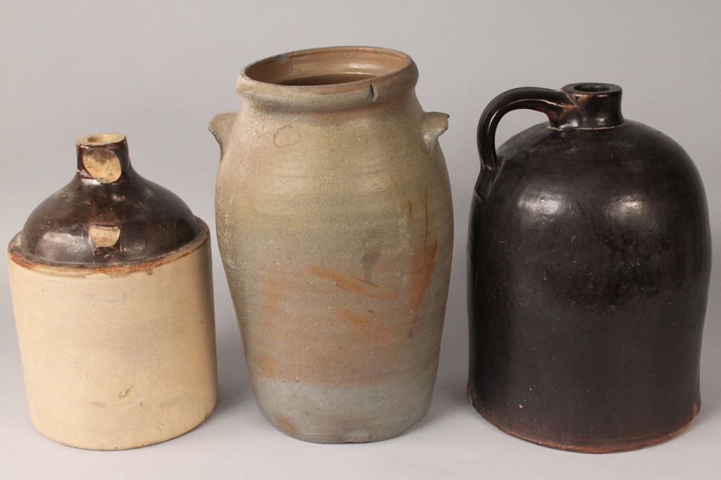 Lot 496: Assorted stoneware pottery, 3 pcs.