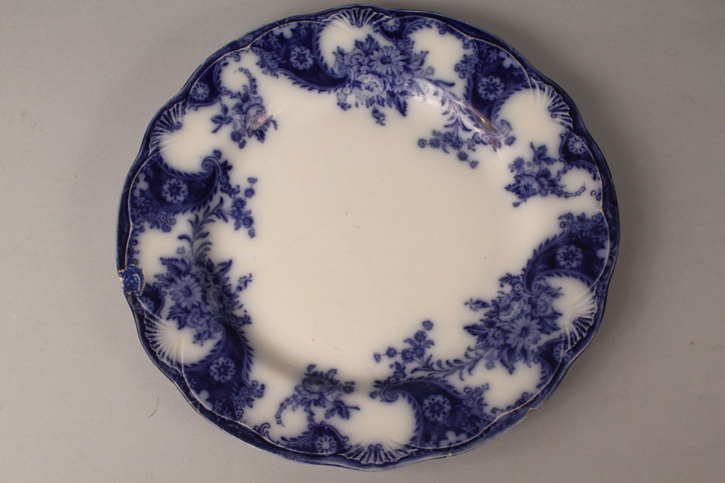 Lot 576: Assorted Flow Blue and Staffordshire Plates, 75 pi