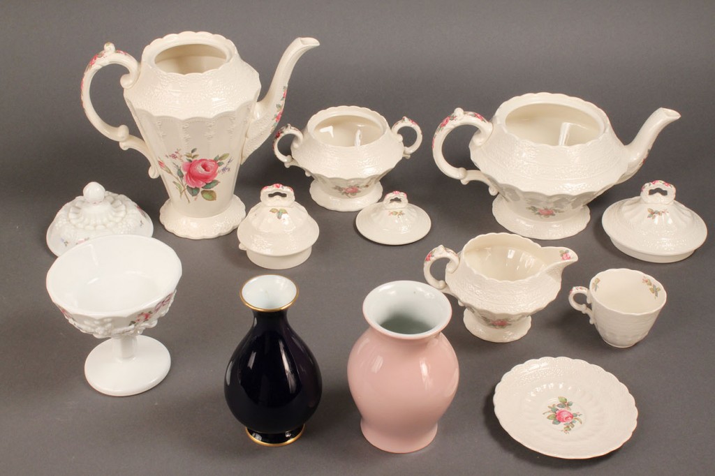 Lot 579: Assorted Porcelain and glass lot