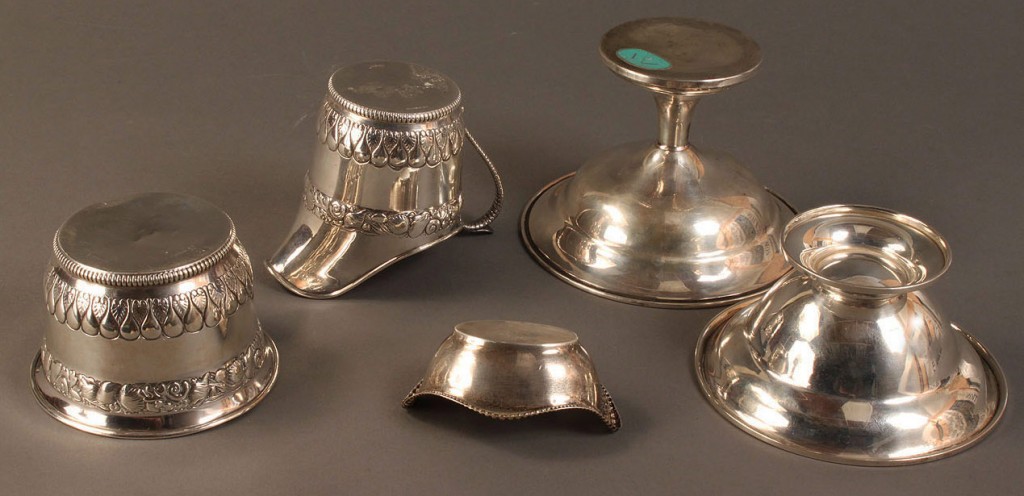 Lot 593: Assorted Gorham and Wallace sterling hollowware