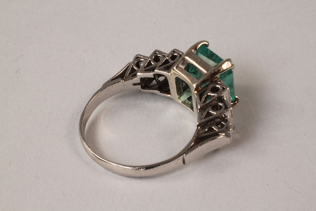 Lot 96: Ladies Emerald & Diamond Ring