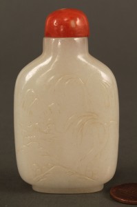 Lot 15: Carved white Jade snuff bottle, Qing dynasty