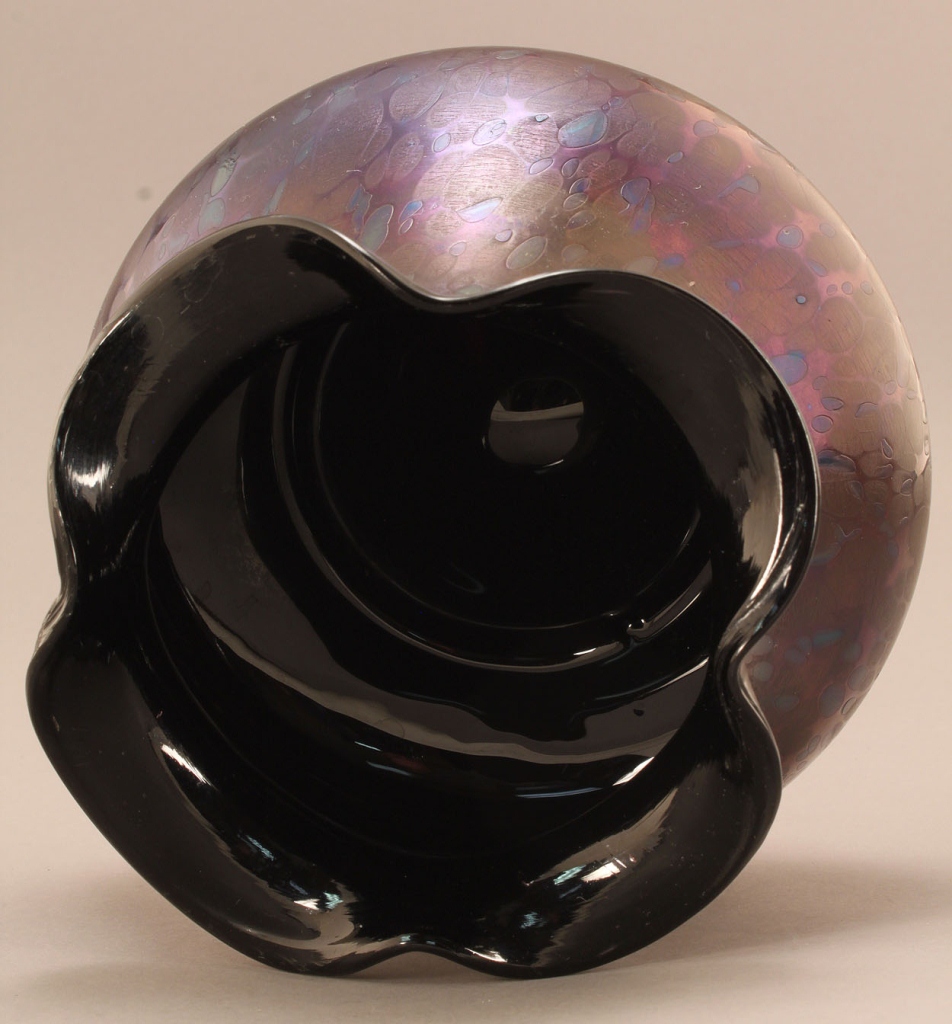 Lot 222: Rindskopf Oil Spot Art Glass Vase