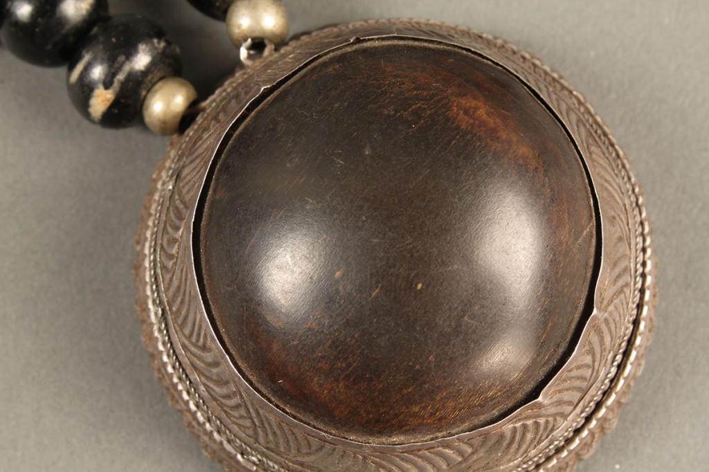 Lot 23: Rhino Horn Necklace, silver & "Tibetan agate"
