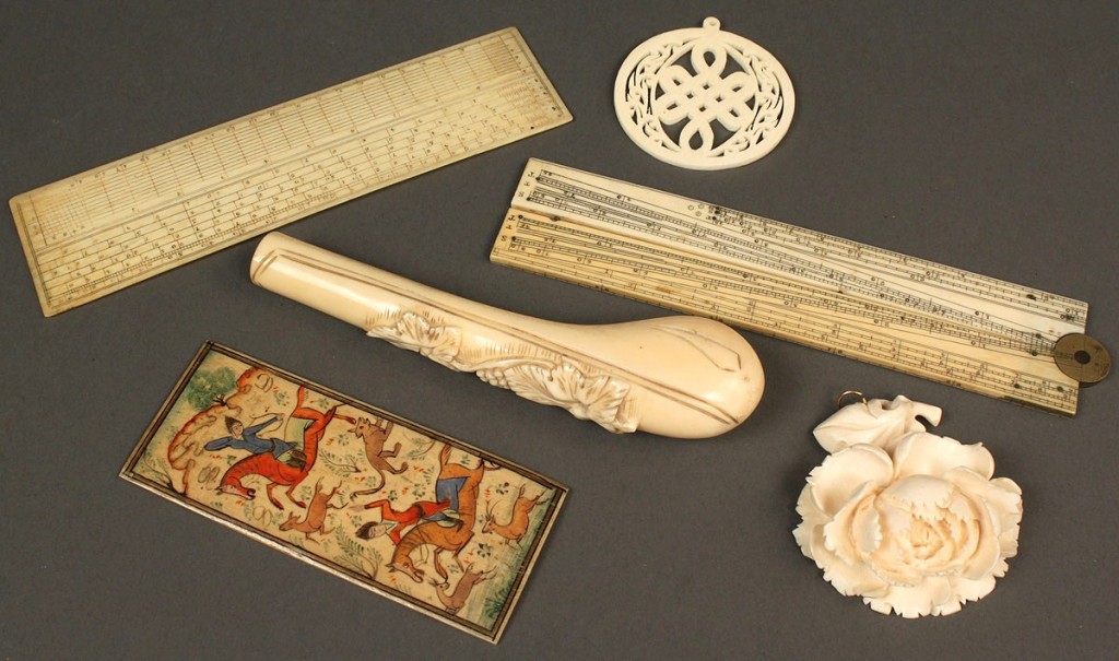 Lot 24: Lot of 6 carved ivory, bone and walrus items