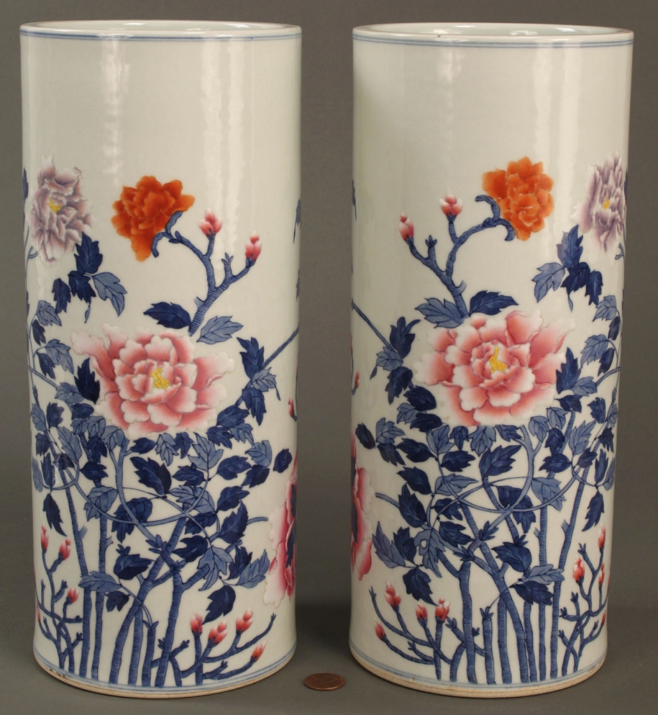 Lot 255: Pair Chinese Porcelain Famille Rose Hat Stands