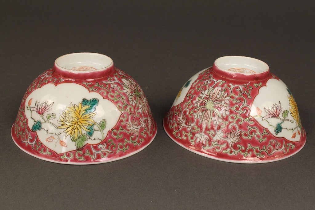 Lot 263: Lot of 3 Chinese Porcelain Items, 100 flowers desi