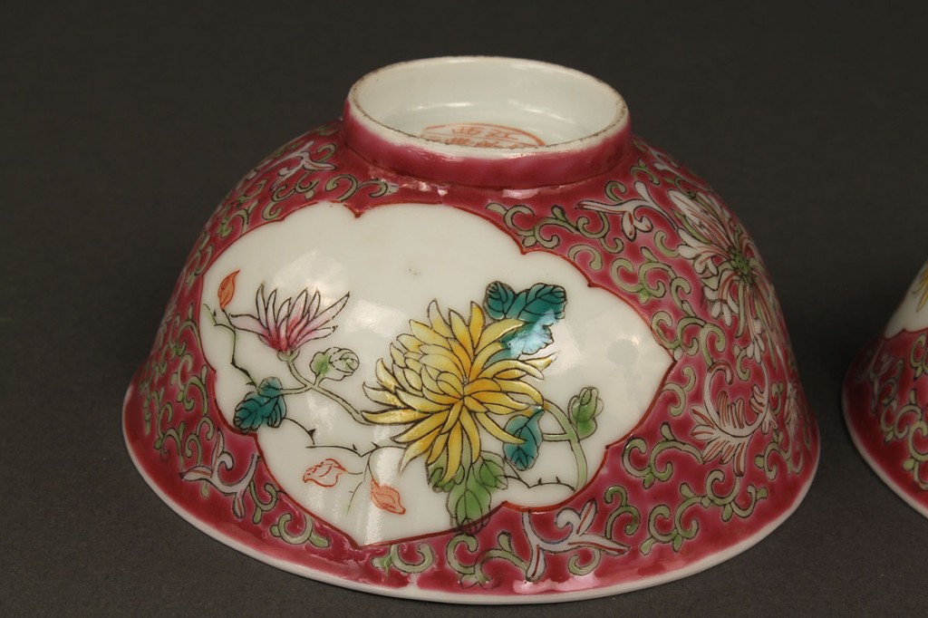 Lot 263: Lot of 3 Chinese Porcelain Items, 100 flowers desi