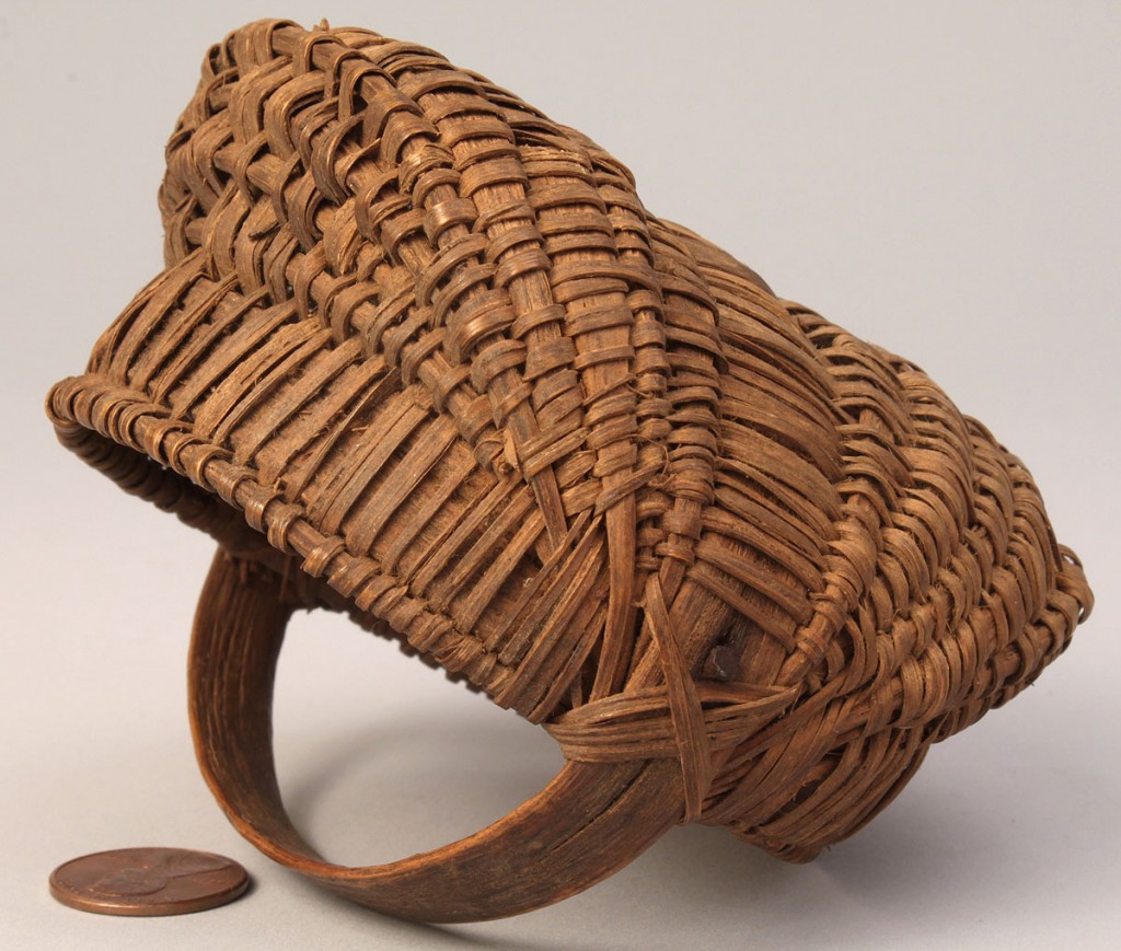Lot 49: NC Miniature Splint Oak Buttocks Basket