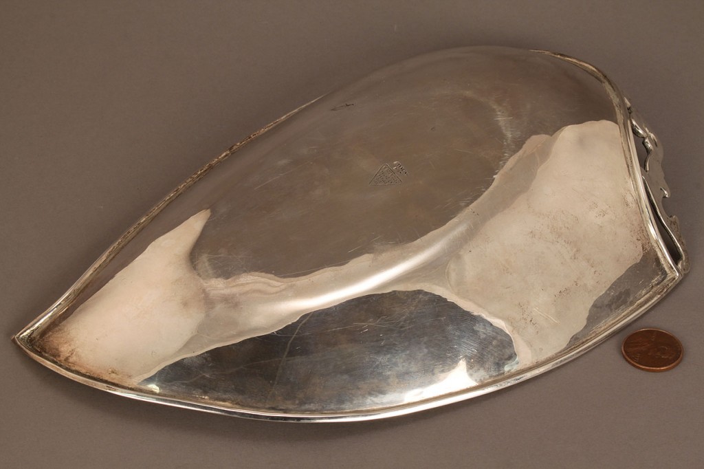 Lot 529: Mexican sterling silver leaf dish