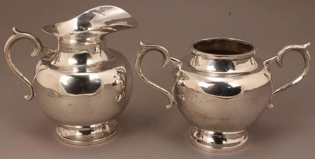 Lot 530: Mexican sterling silver tea set, 3 pcs.