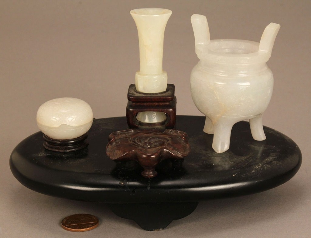 Lot 614: Collection of 3 miniature Chinese jade objects