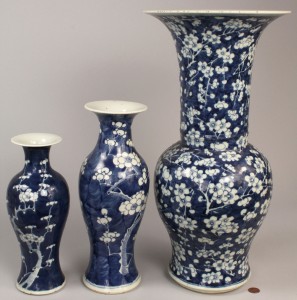 Lot 619: 3 Chinese Hawthorne Porcelain Vases, 19th c.