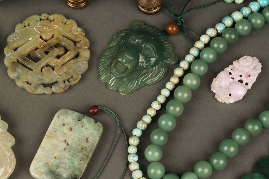 Lot 623: Lot of Decorative & Jewelry Items: jade, soapstone