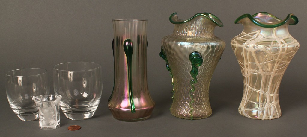 Lot 686: Lot of 5 glass items, Loetz, Baccarat, Lalique